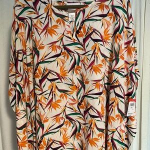 Jaclyn Smith flowy blouse